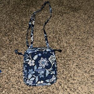 Blue flowered Vera Bradley purse
